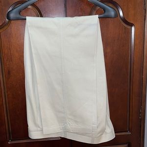 Timber Creek by Wrangler men’s pleated relaxed fit khaki pants 46x32. $29.00.